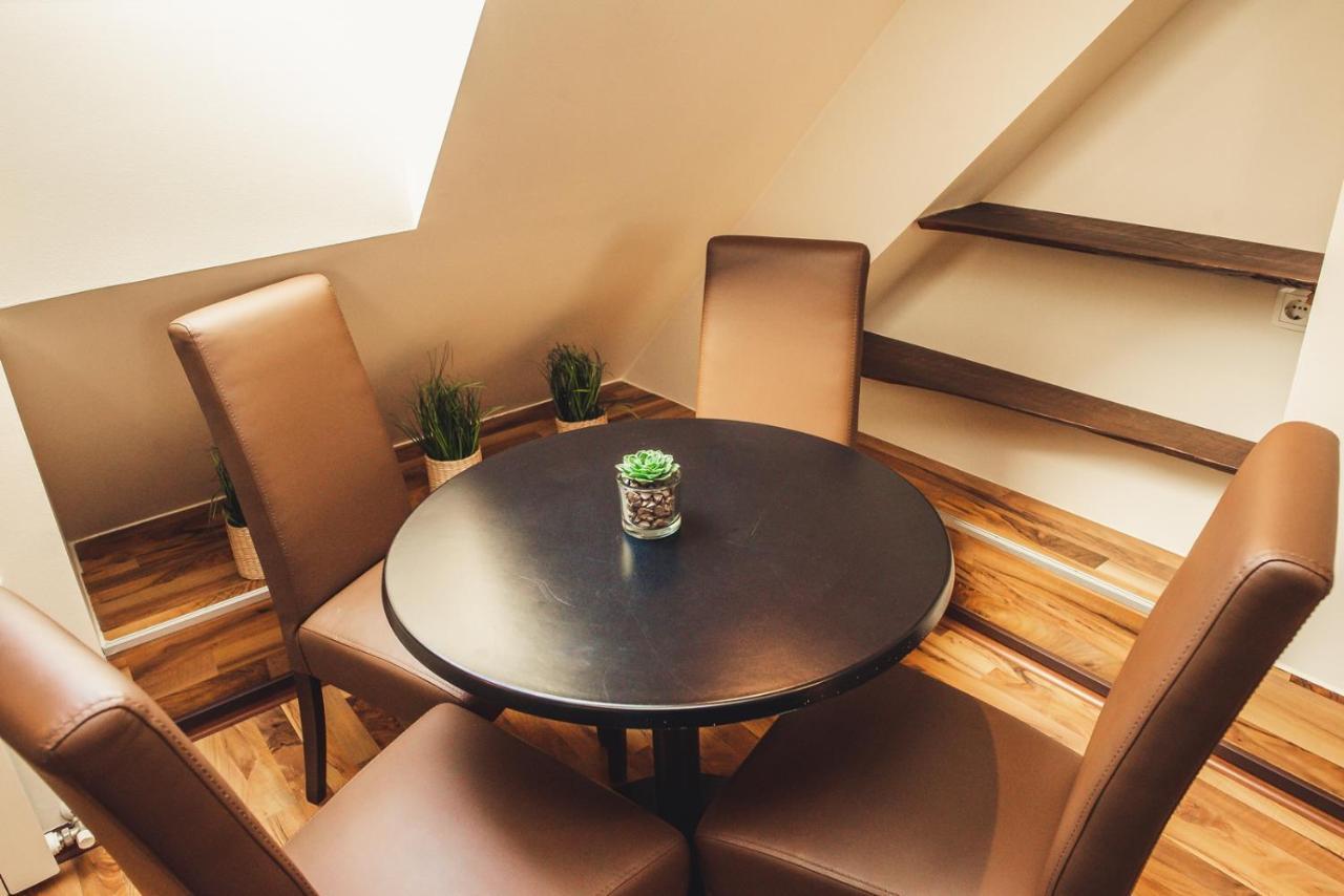 Skol Apartment S Parkiriscem Celje Eksteriør billede