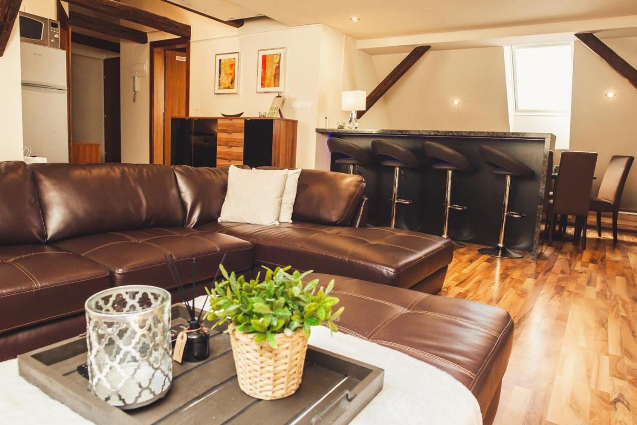 Skol Apartment S Parkiriscem Celje Eksteriør billede